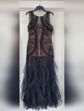 chinese dress ladies Lace & Jersey Gown Cabernet / 2
